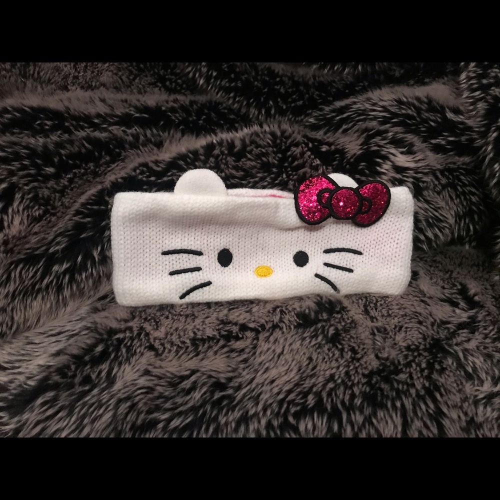 ❄️Hello Kitty Ear warmer headband❄️
